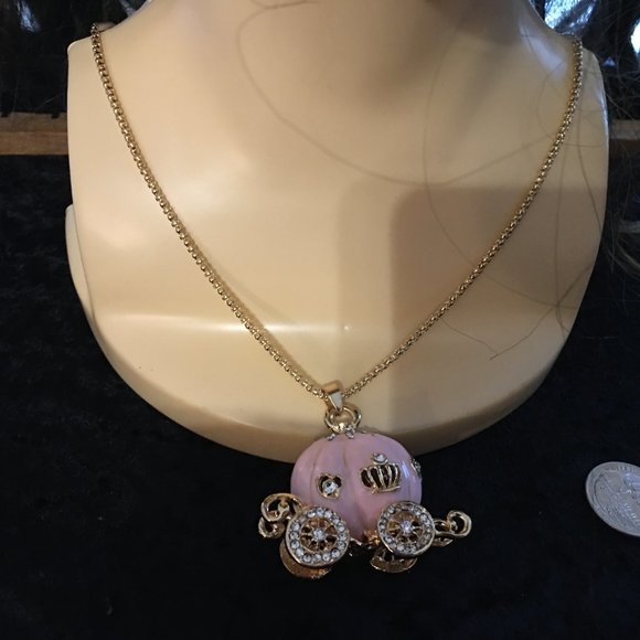 Pink Princess Carriage Necklace - New   Dr6 - Picture 3 of 3